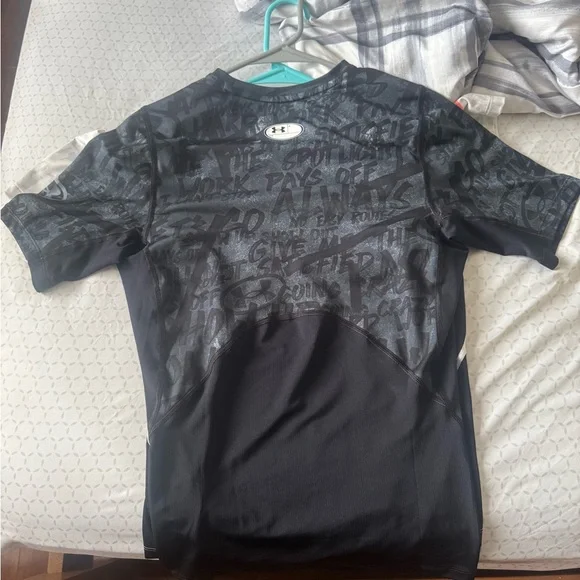 Under Armour Gray, White, and Black HeatGear Shirt - Picture 5 of 8